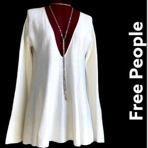 🆕 FREE PEOPLE | Deep V with Long Bell sleeve